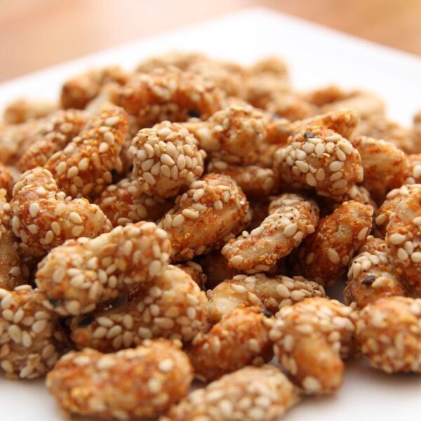 Castanha De Caju Caramelizada Com Gergelim
